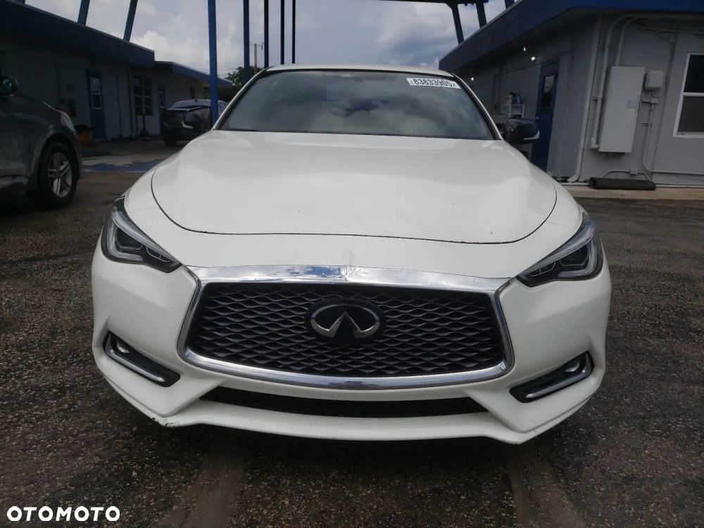 Infiniti Q60 - 5
