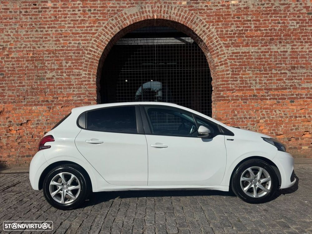 Peugeot 208 1.6 BlueHDi Style - 6