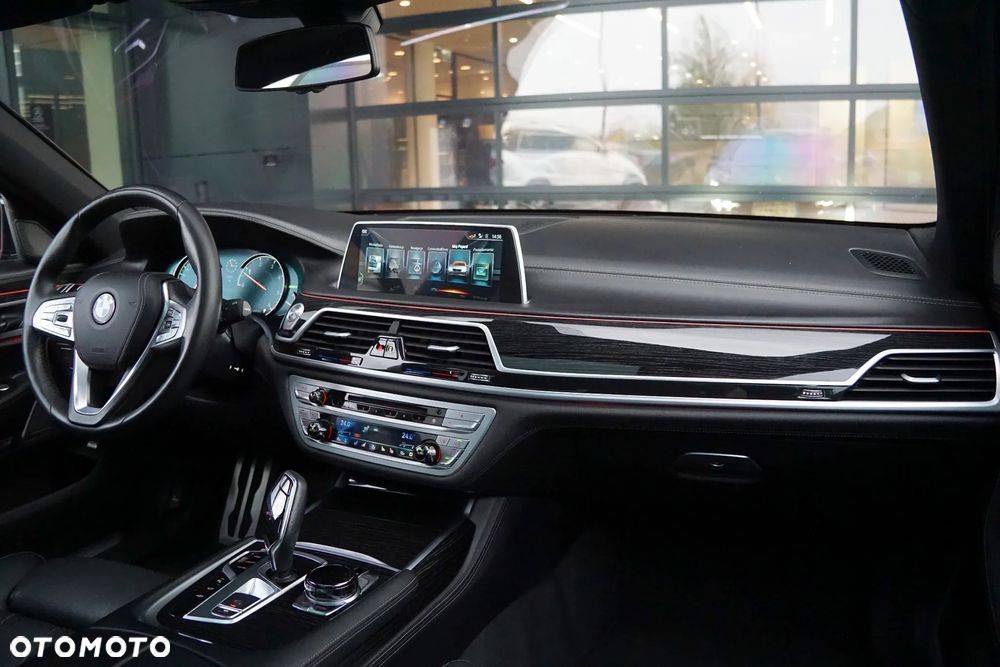 BMW Seria 7 750d xDrive - 32