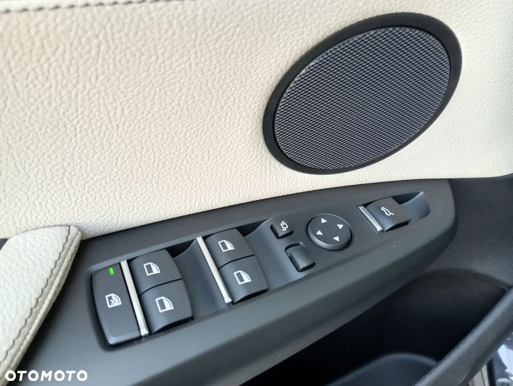 BMW X3 xDrive20i Advantage - 30