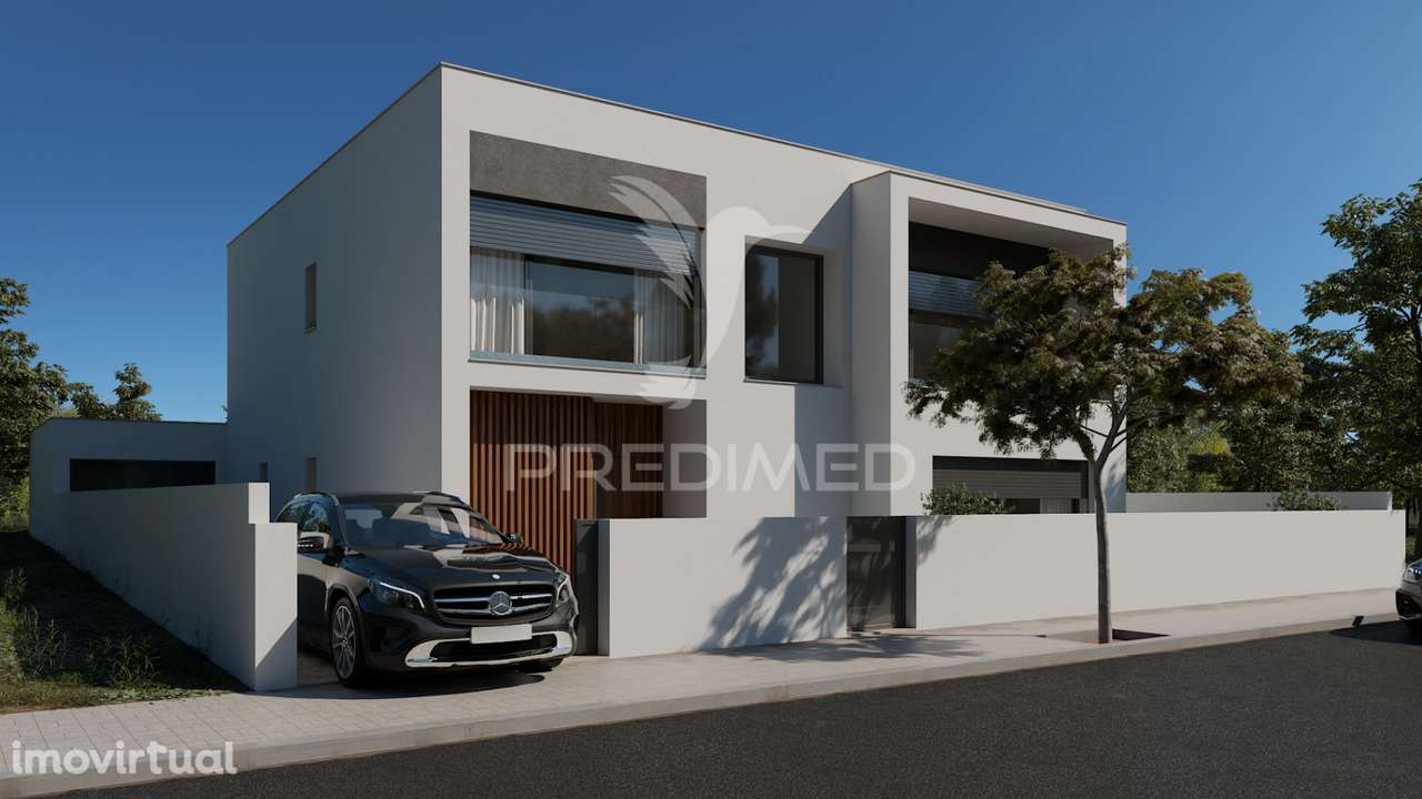 Moradia de Luxo l com Piscina — Elegância e Modernidade em Cada Det... - Grande imagem: 4/34