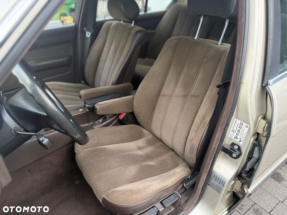 BMW Seria 5 520 i - 20