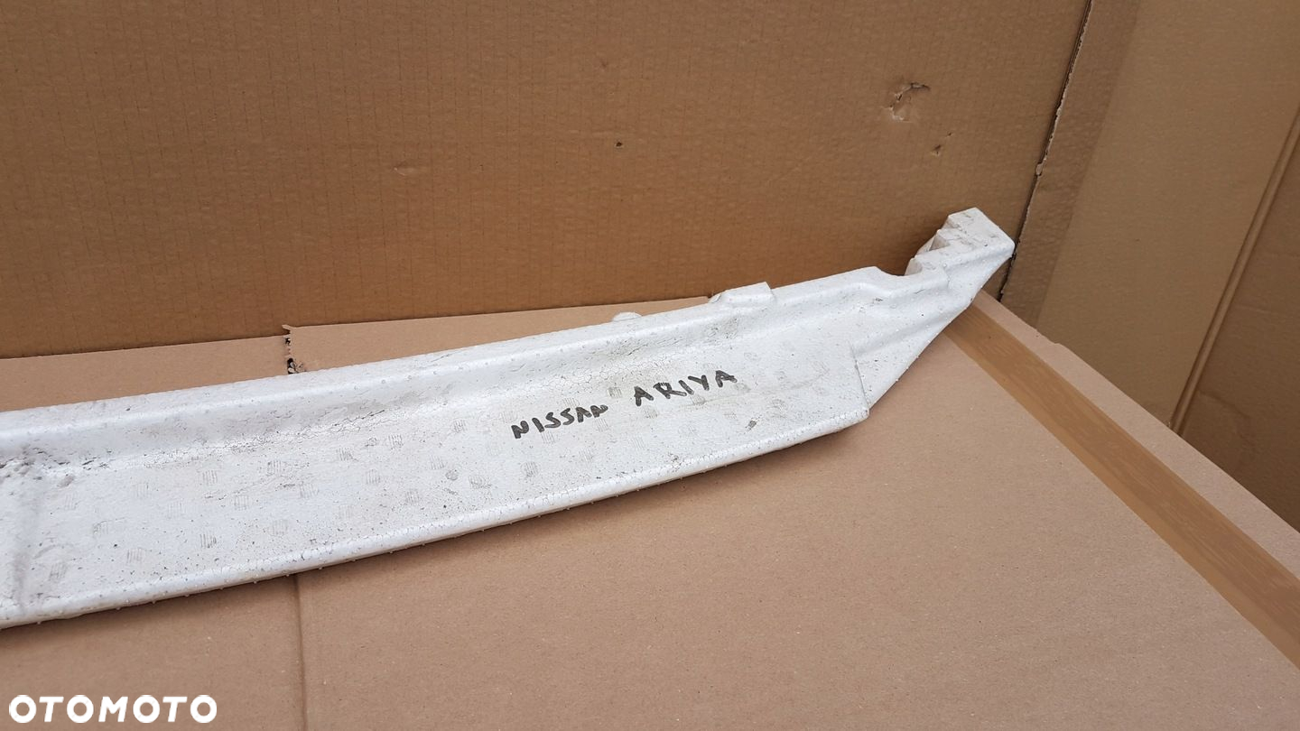 ABSORBER ZDERZAKA PRZÓD DOLNY NISSAN ARIYA 22- DEMONTAŻ - 5