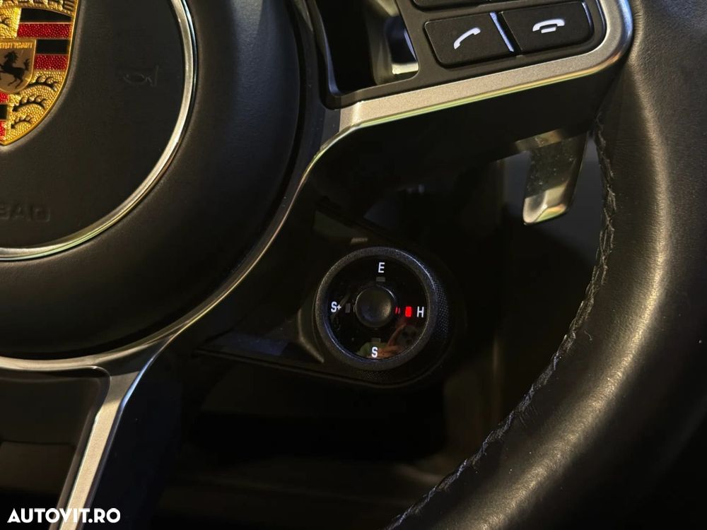 Porsche Cayenne - 37