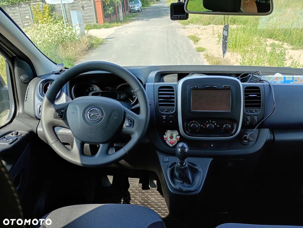 Opel Vivaro - 11