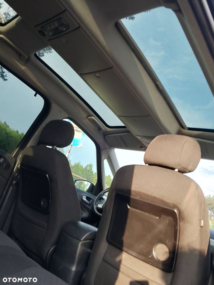 Ford Galaxy 2.0 TDCi Ghia - 26