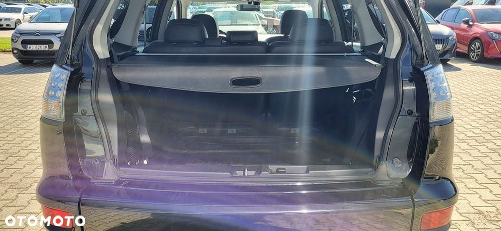 Mitsubishi Outlander - 30