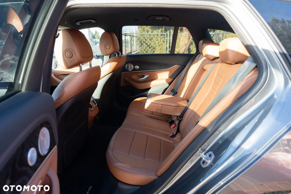 Mercedes-Benz Klasa E 300 de 9G-TRONIC AMG Line - 25