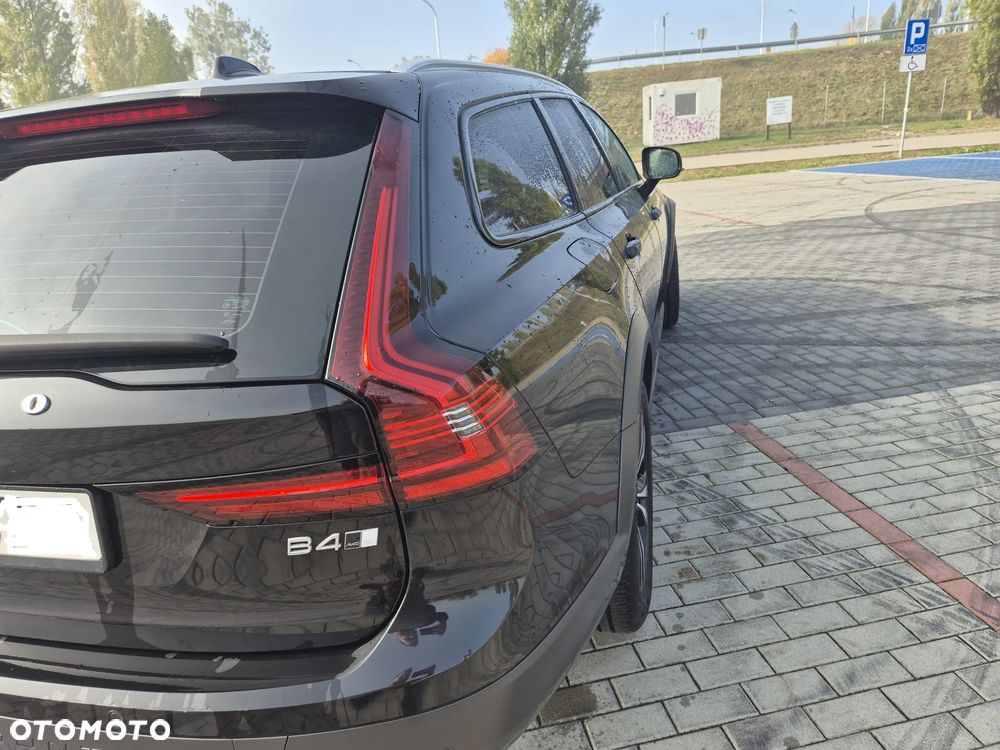 Volvo V90 Cross Country - 4