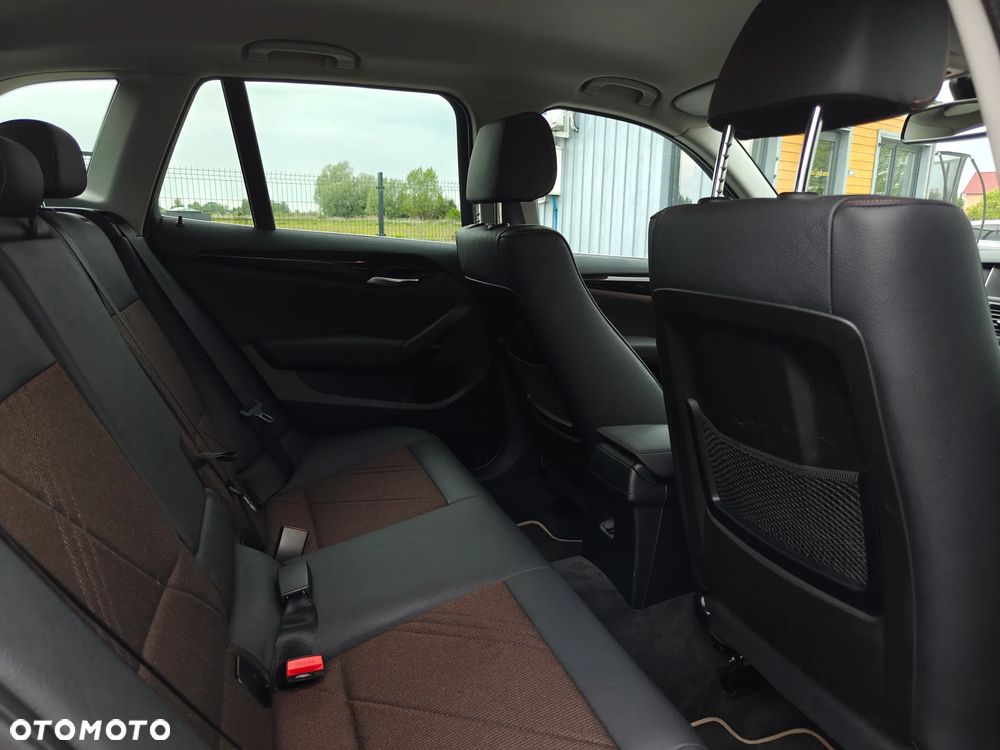 BMW X1 sDrive18d Sport Line - 17