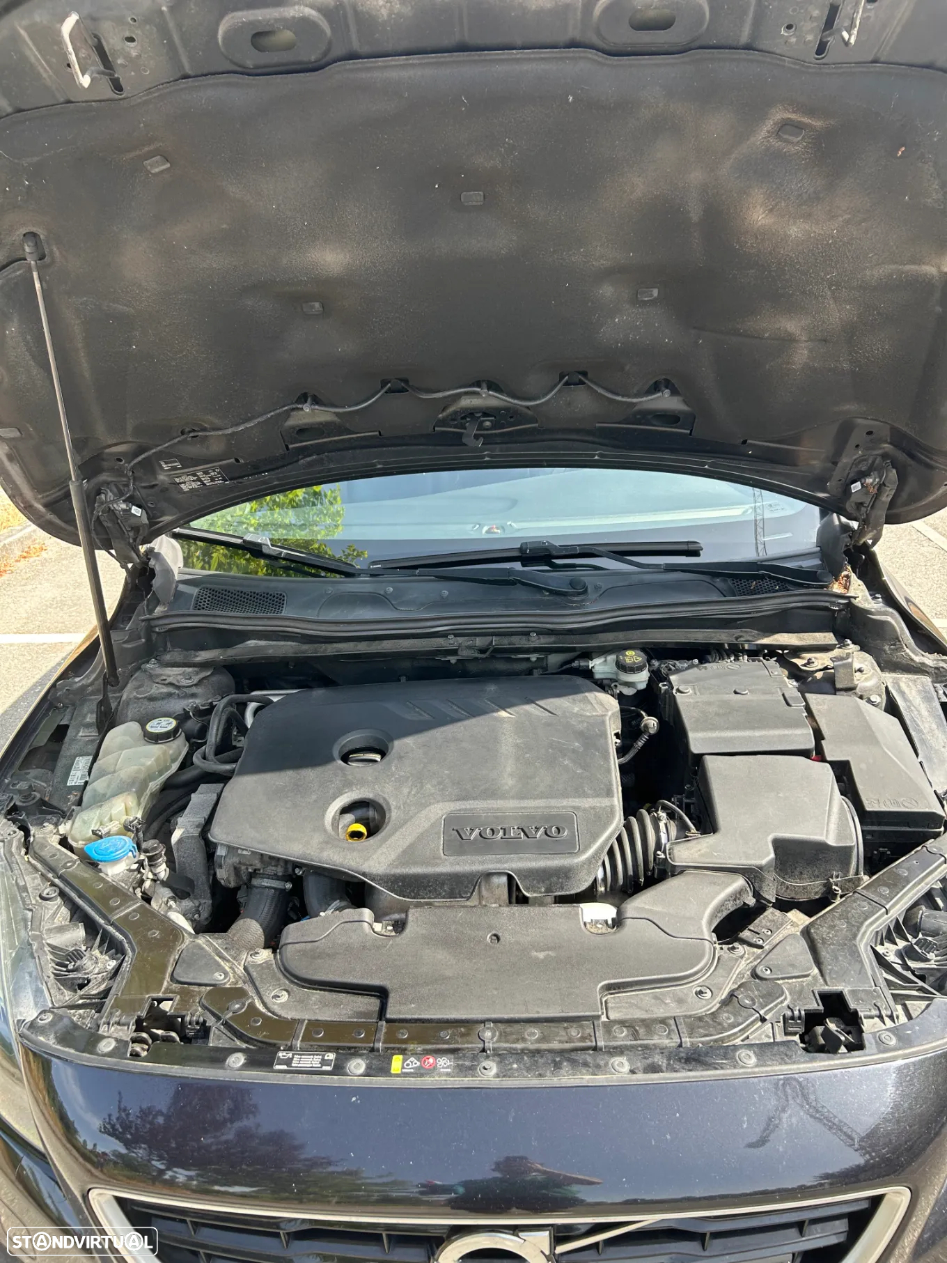 Volvo V40 1.6 D2 R-Design - 26