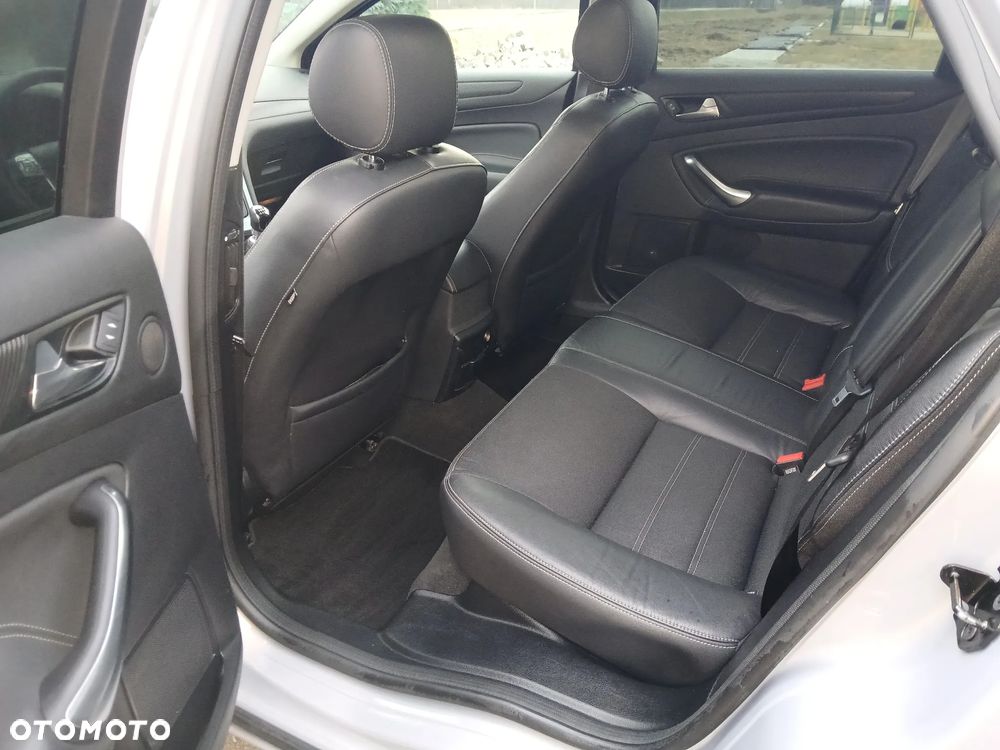 Ford Mondeo 2.2 TDCi Titanium - 21