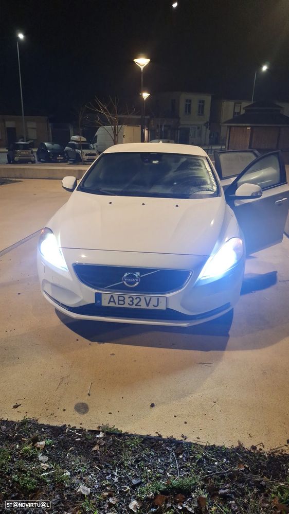 Volvo V40 D2 Momentum - 7