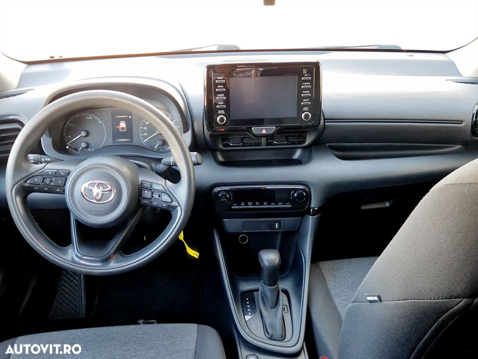Toyota Yaris - 11