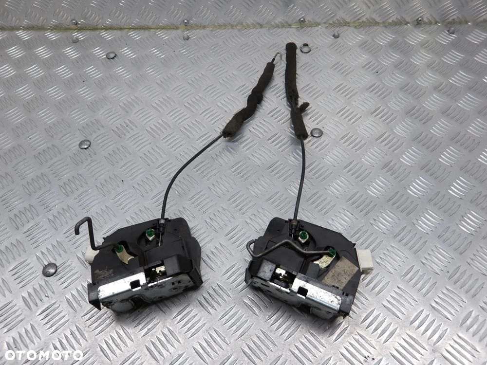 LAND ROVER FREELANDER I ZAMEK DRZWI PRAWY LEWY TYŁ - 1