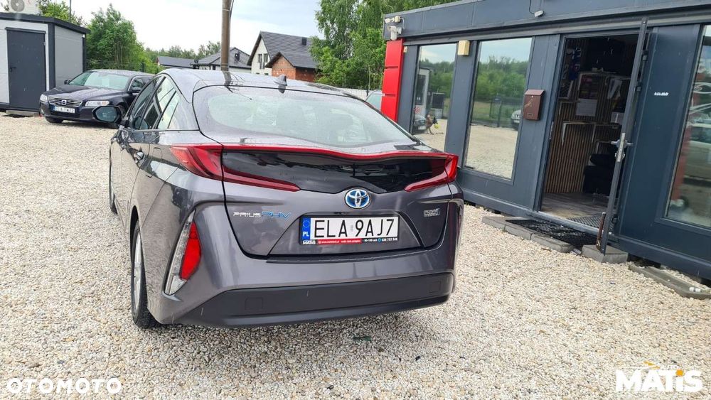 Toyota Prius - 25