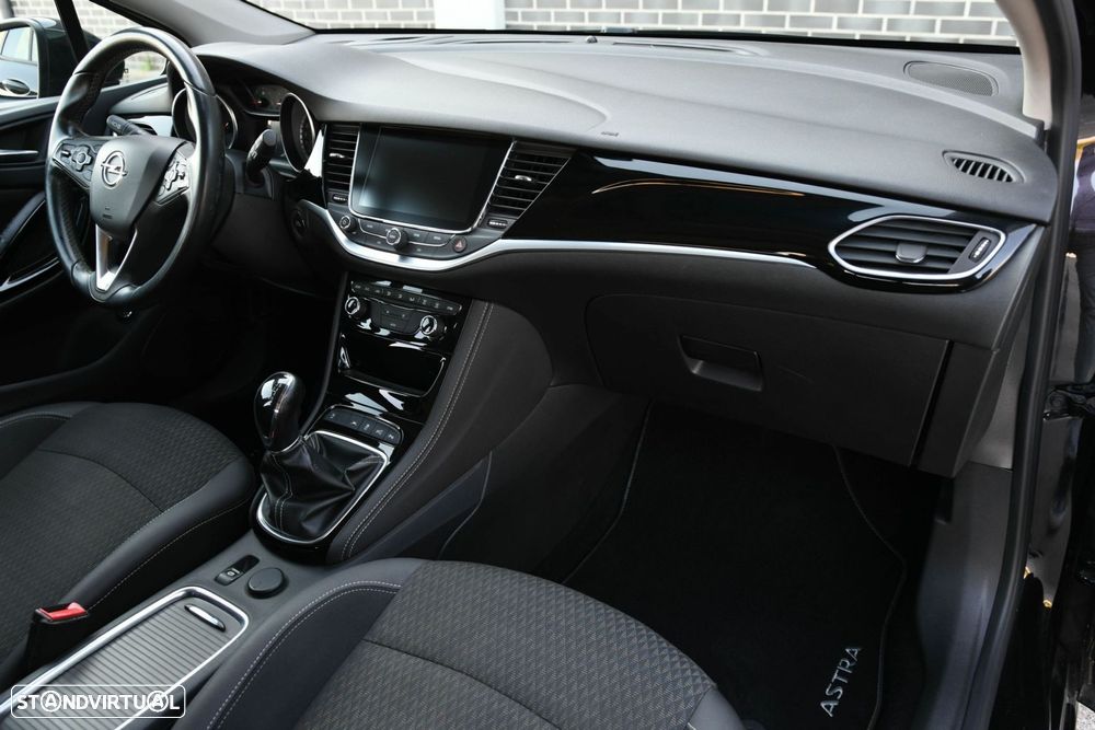 Opel Astra Sports Tourer 1.6 CDTi Executive S/S - 18