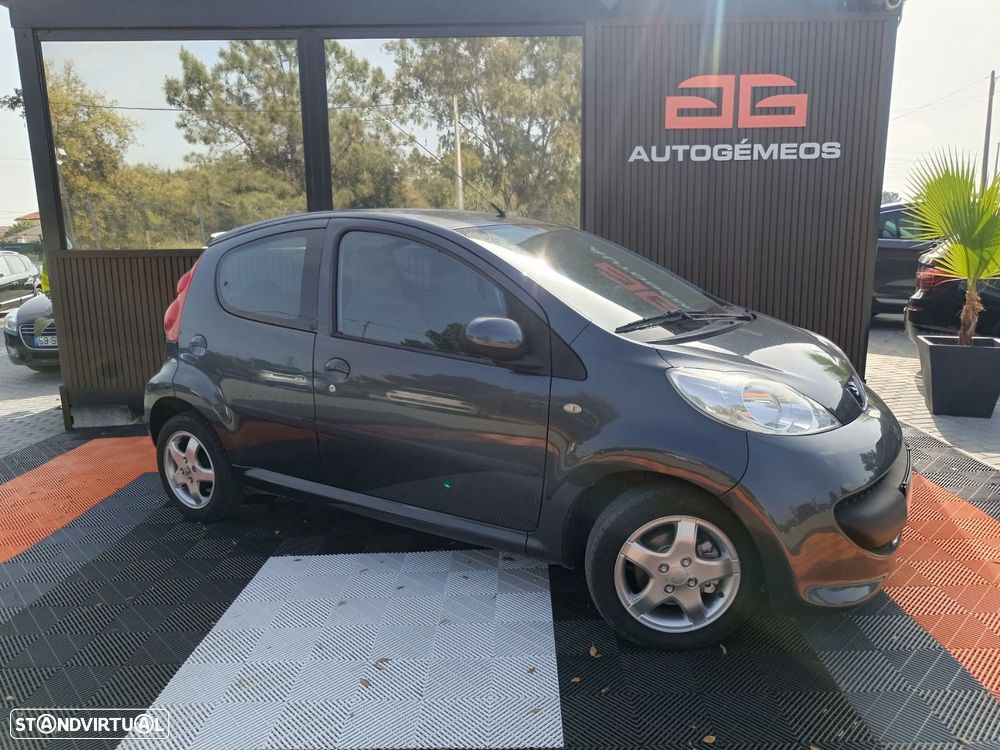 Peugeot 107 1.0 Urban - 1