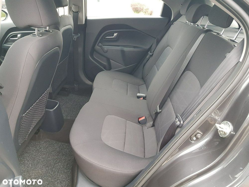 Kia Rio 1.2 Edition 7 - 11