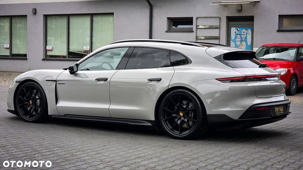 Porsche Taycan GTS - 3