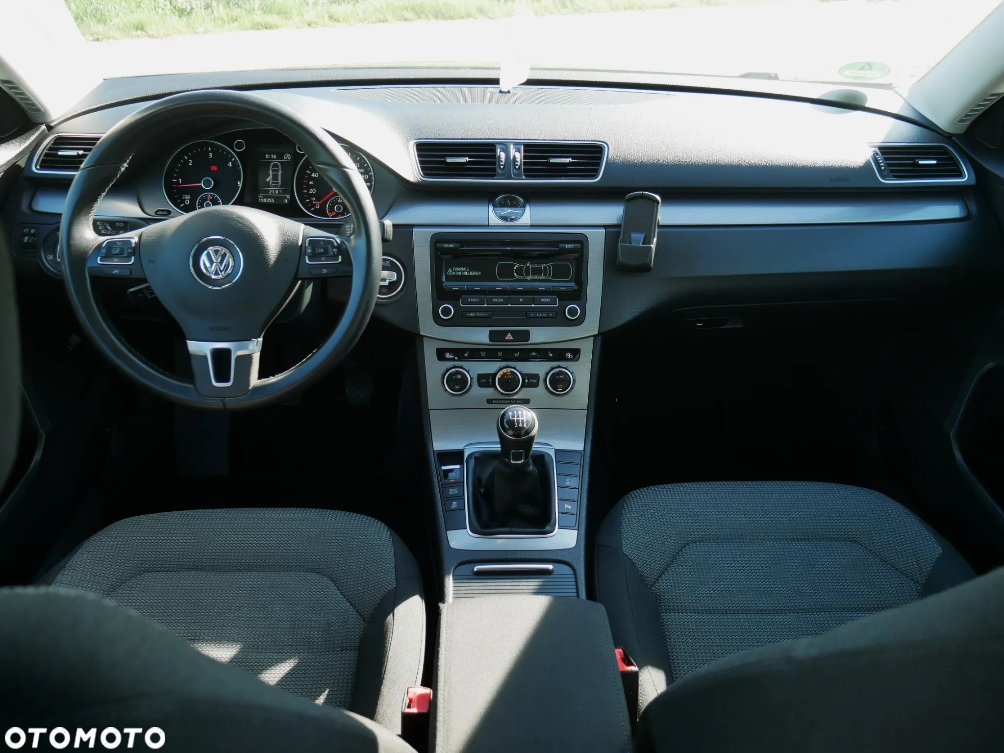 Volkswagen Passat 1.6 TDI Business Line - 22