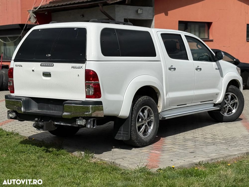 Toyota Hilux 4x4 Cabina Dubla Style+ Aut. - 3