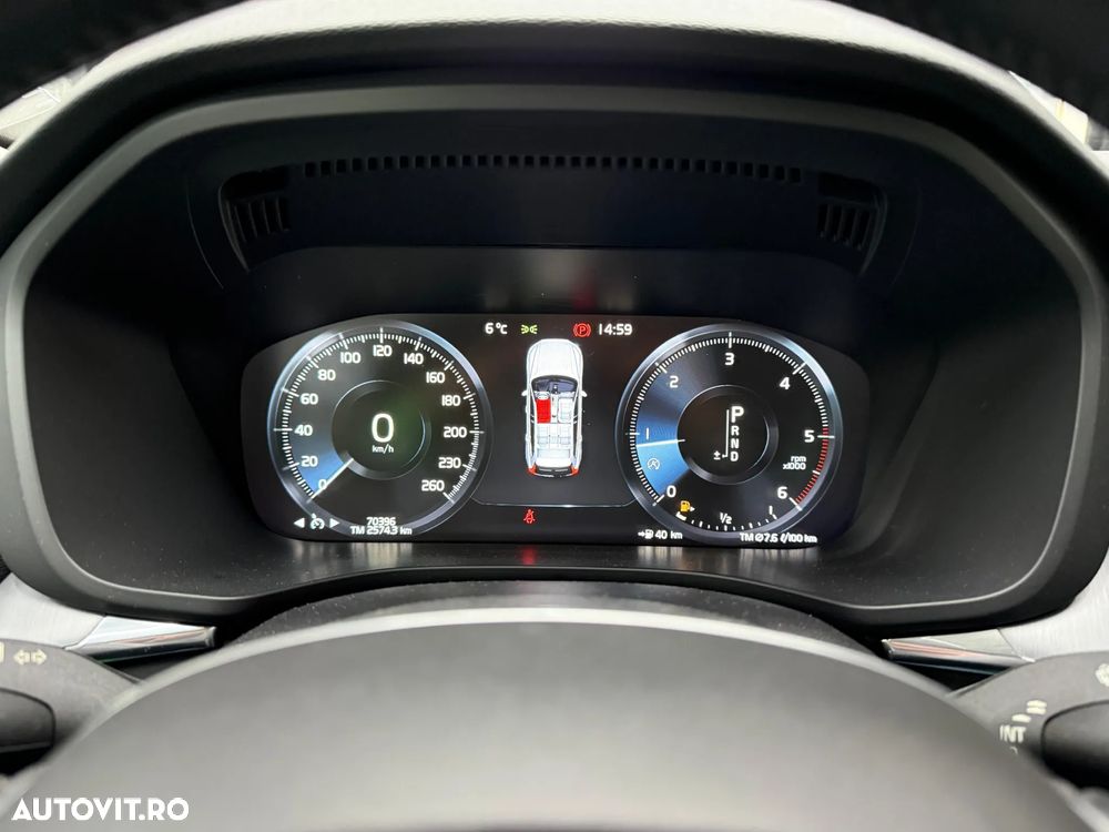 Volvo XC 60 D4 Momentum - 9