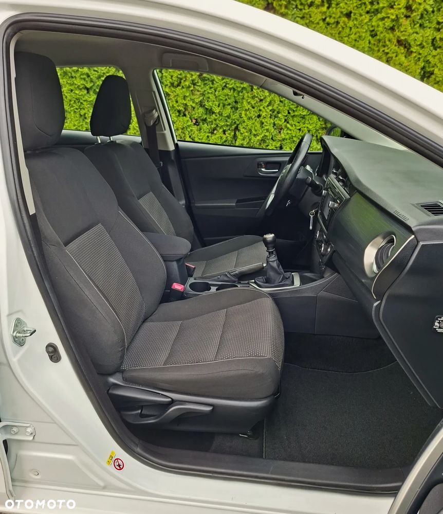 Toyota Auris 1.6 Valvematic START Edition - 10