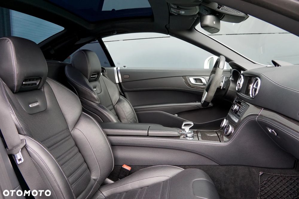 Mercedes-Benz SL 63 AMG AMG Speedshift MCT 7-Gang Sportgetriebe AMG Performance Package - 36