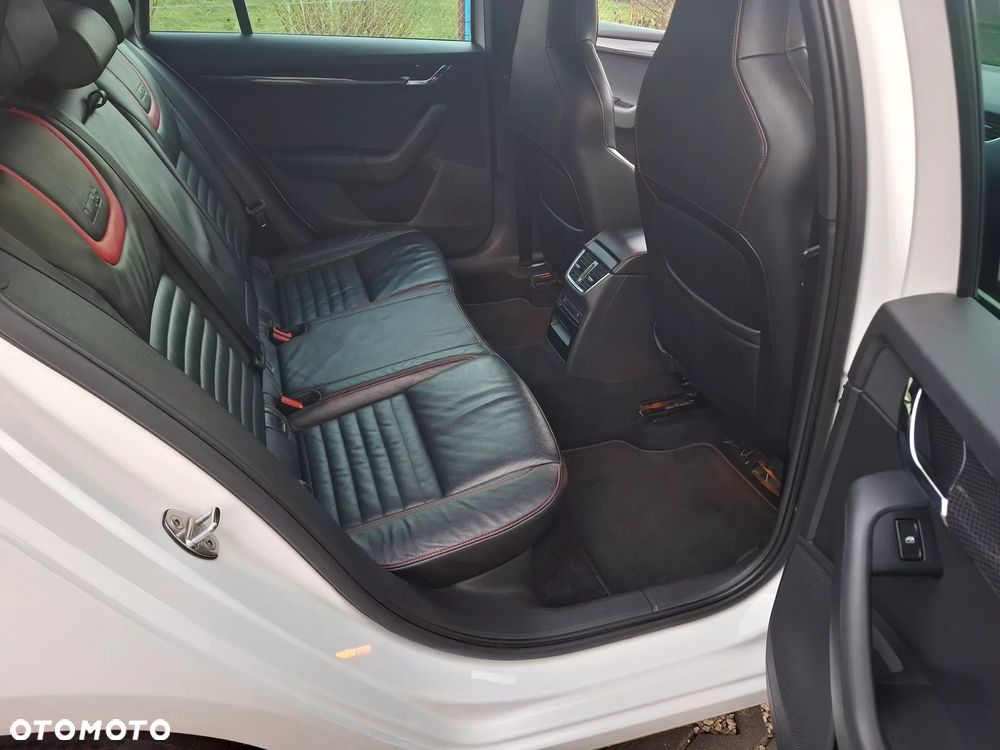 Skoda Octavia 2.0 TDI DSG RS - 17