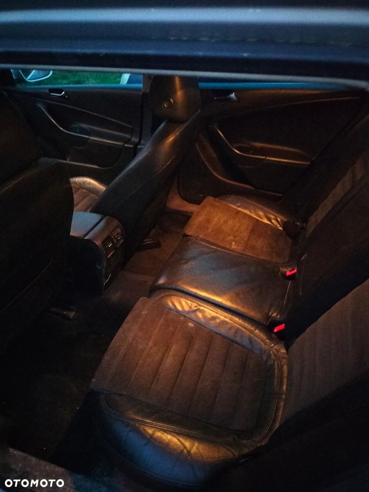 Volkswagen Passat 2.0 TDI Comfortline DSG - 14