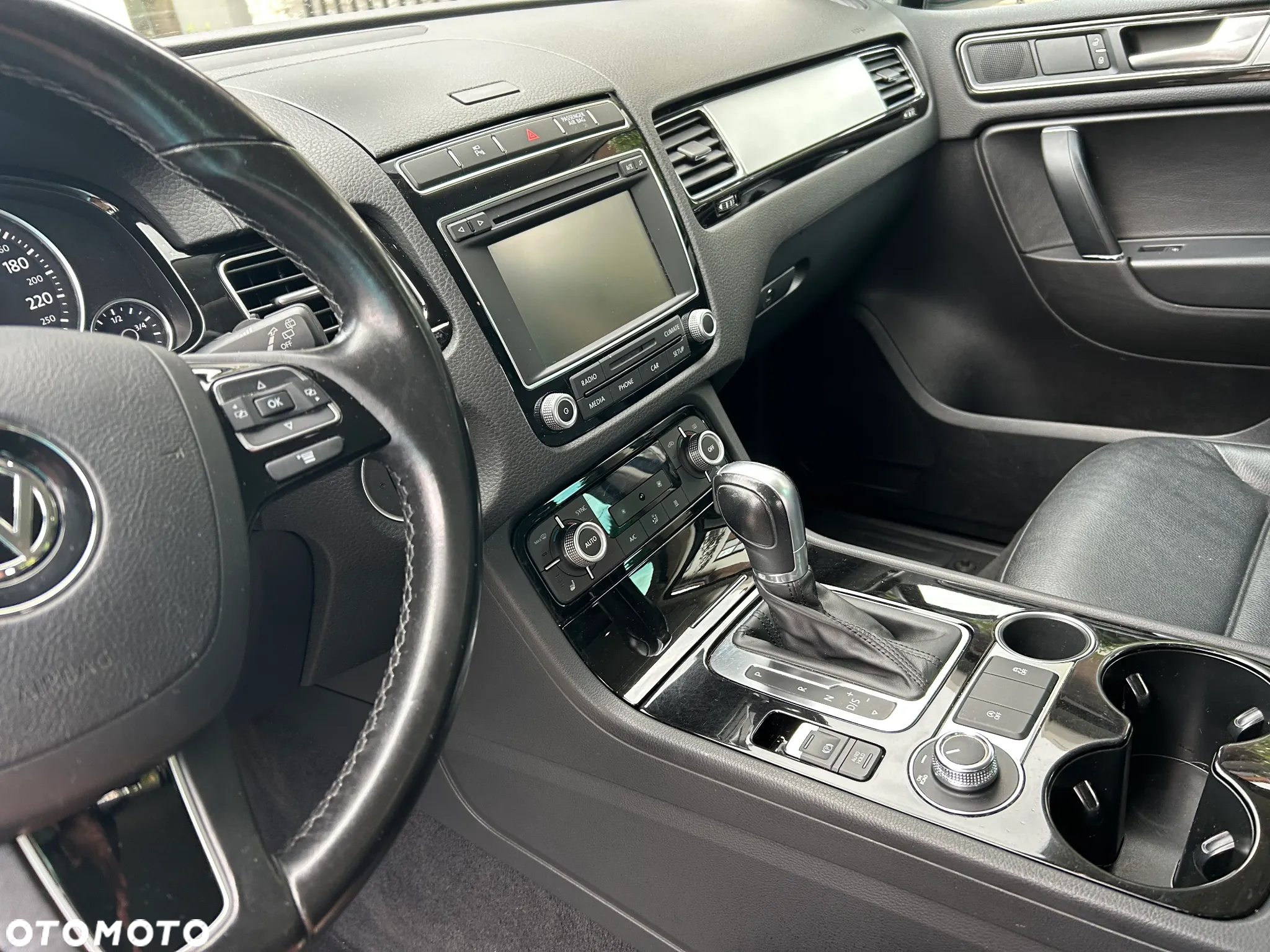 Volkswagen Touareg - 12