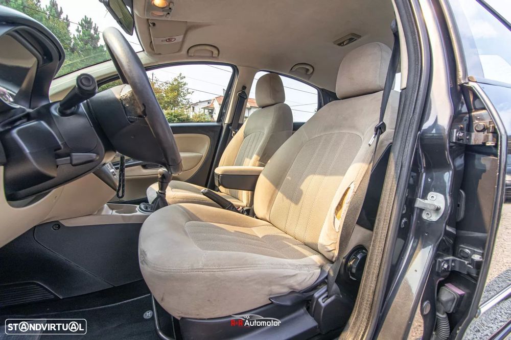 Fiat Linea 1.3 M-Jet Emotion - 10