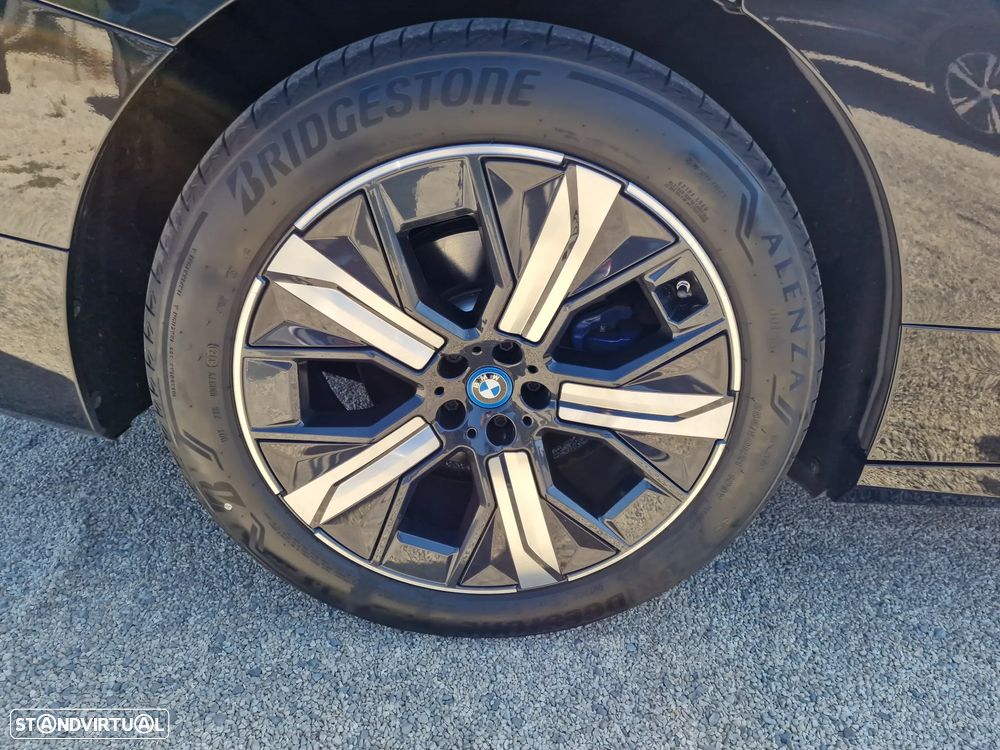 BMW iX xDrive 50 Pack Desportivo - 11