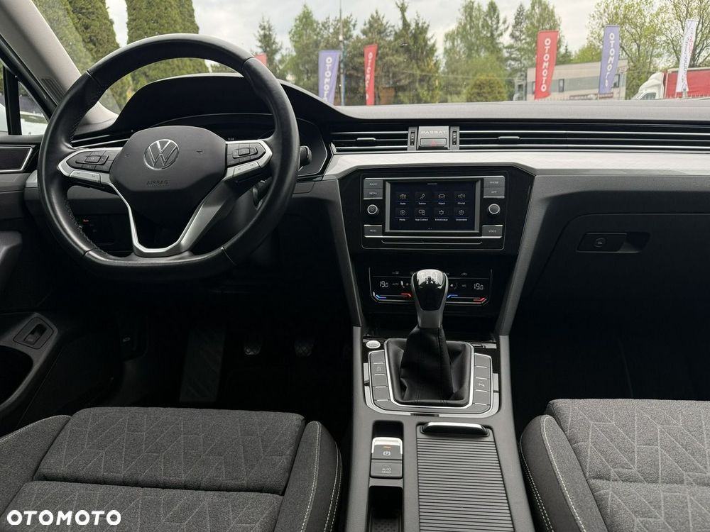 Volkswagen Passat - 14