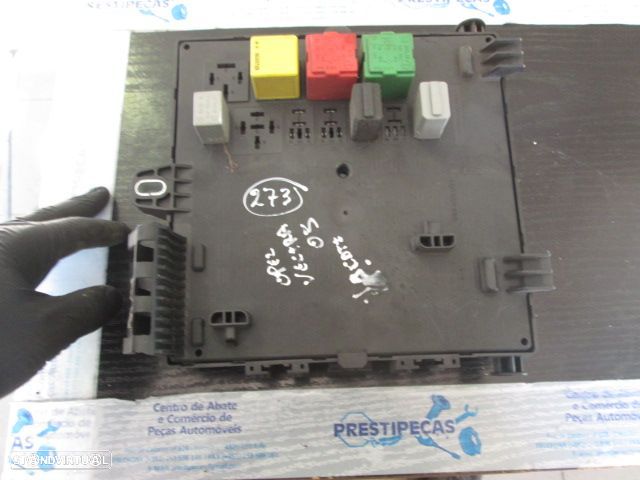 Caixa Fusiveis 13205774 OPEL VECTRA C 2005 1,9CDTI - 1