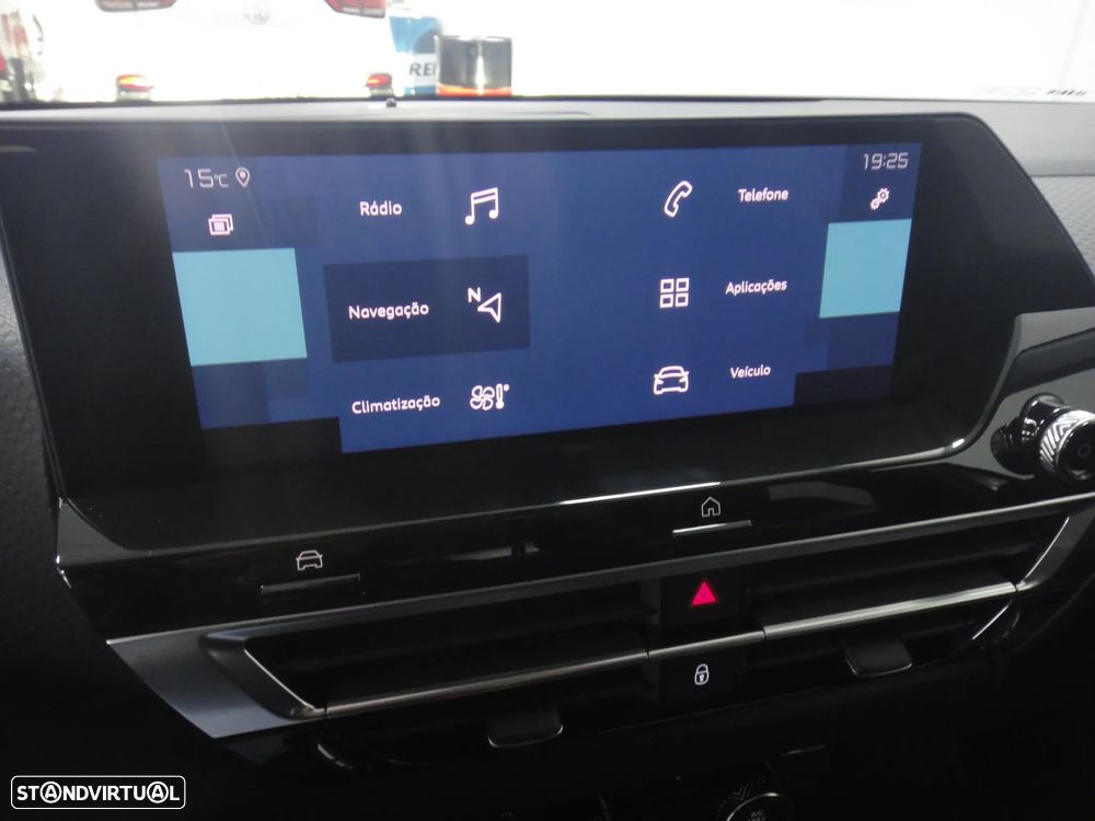 Citroën e-C4 50 kWh Autonomia Conforto Business Edition - 26