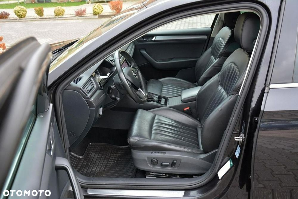 Skoda Superb 2.0 TDI DSG Premium Edition - 20