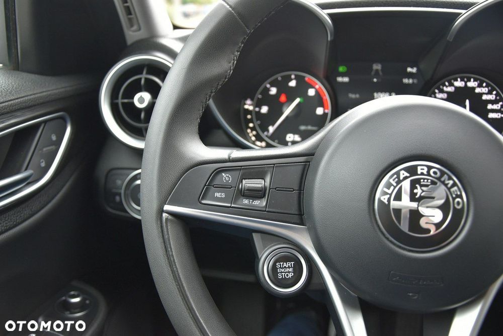 Alfa Romeo Giulia 2.2 Diesel - 17