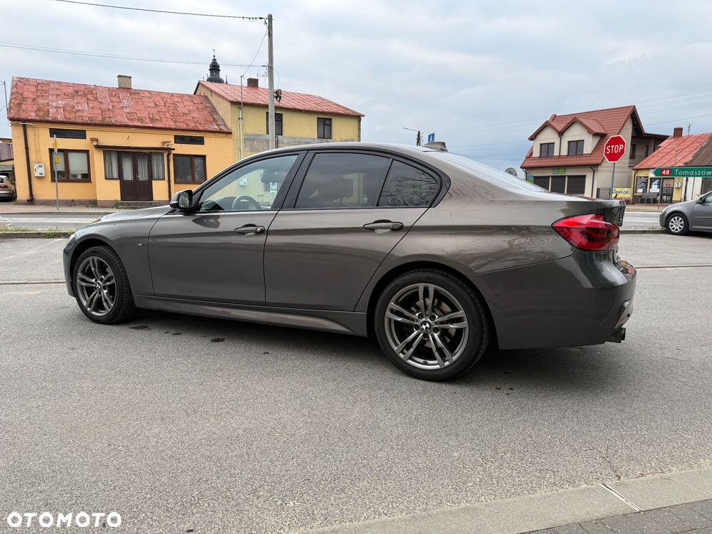BMW Seria 3 320i xDrive M Sport - 6