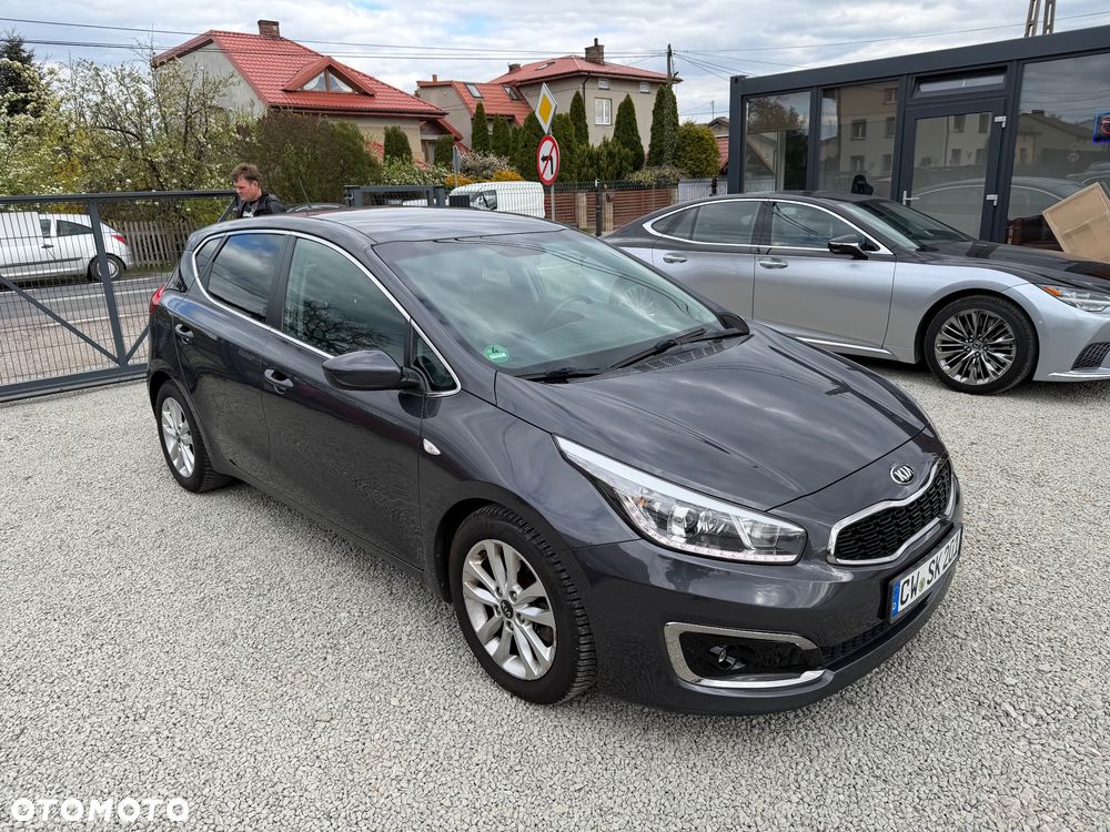 Kia Ceed 1.6 CRDi 136 ISG Dream-Team Edition - 17
