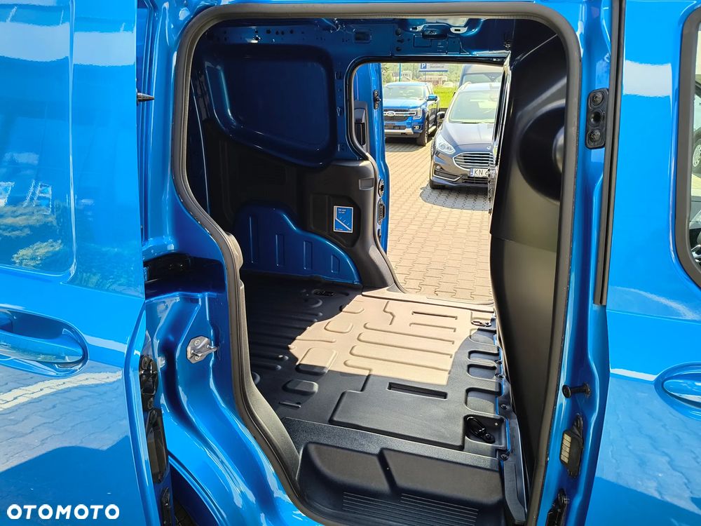 Ford Transit Courier - 10