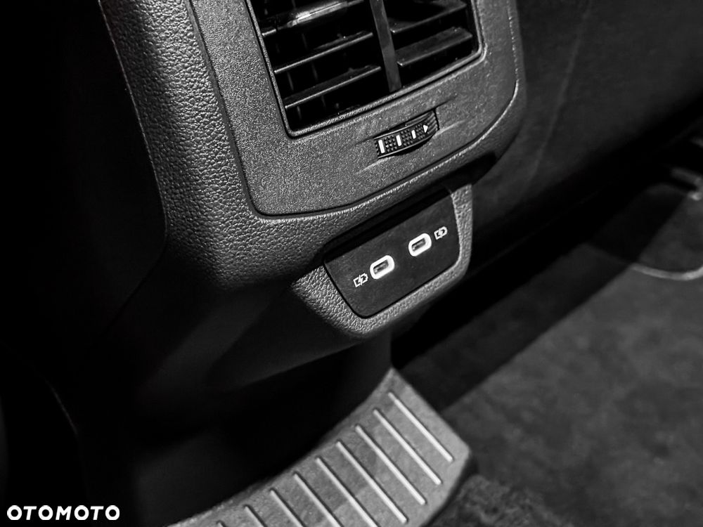Volkswagen T-Roc 2.0 TDI SCR DSG R-Line - 33