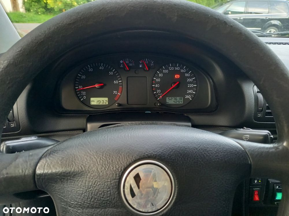 Volkswagen Passat 1.8T - 3