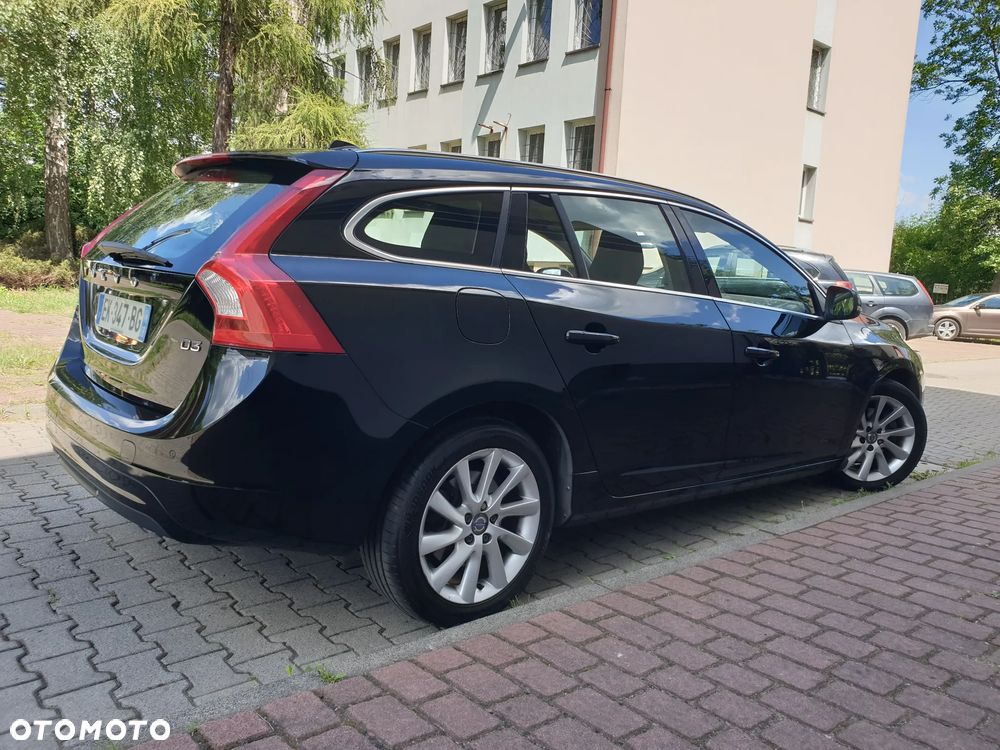 Volvo V60 D3 Geartronic Summum - 18