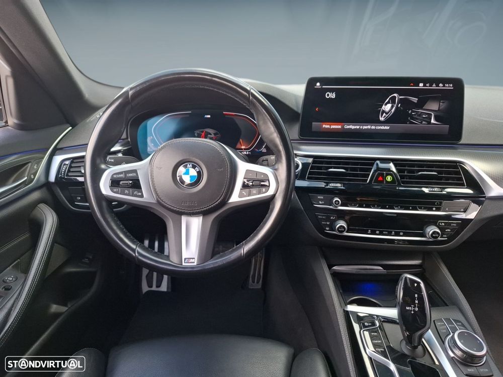 BMW 520 d Pack Desportivo M Auto - 13