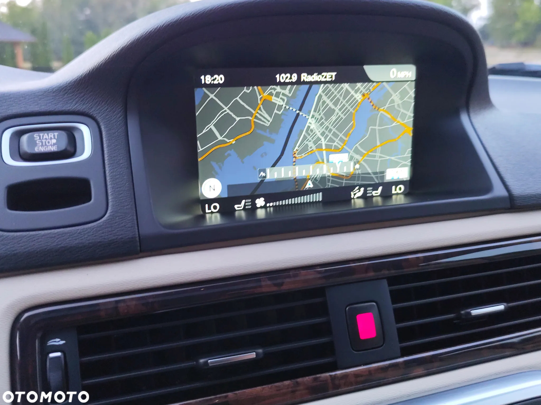 Volvo XC 70 T5 Geartronic Momentum - 35