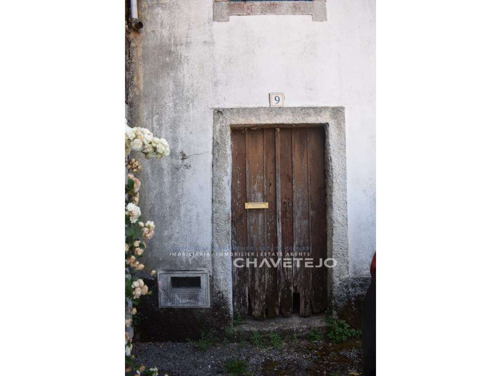 Casa De Aldeia Com Três Quartos, Varanda E Pátio - Grande imagem: 4/29