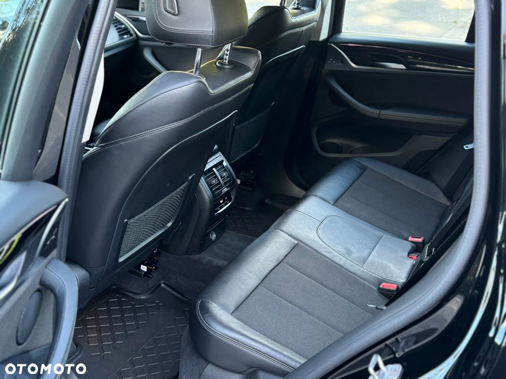 BMW X3 xDrive20d - 13