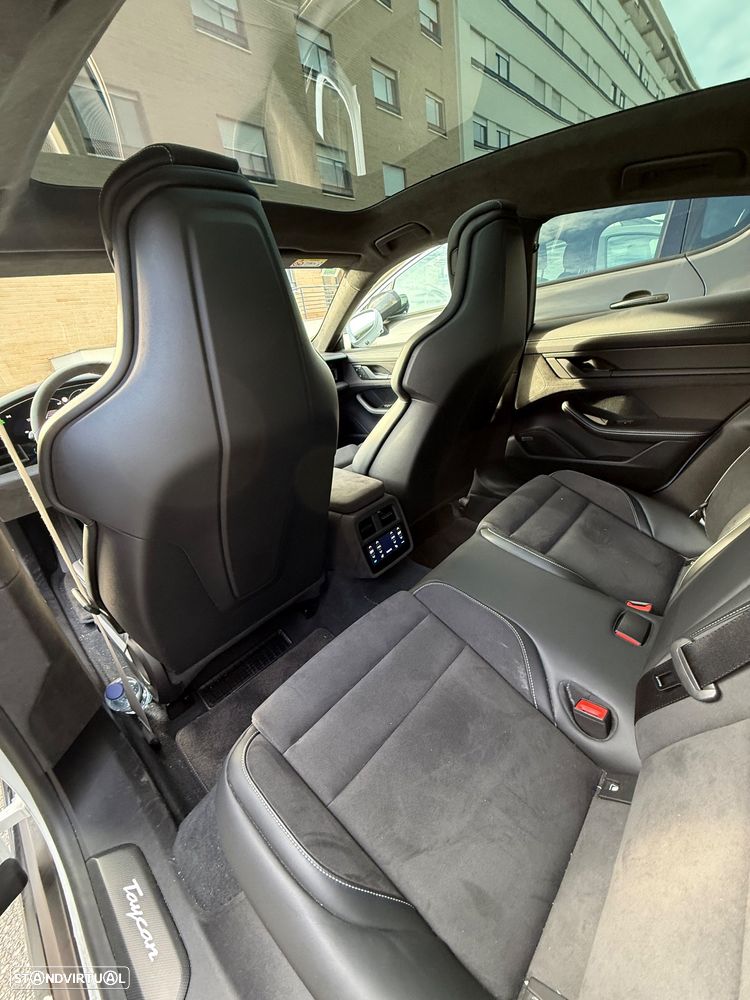 Porsche Taycan GTS - 10